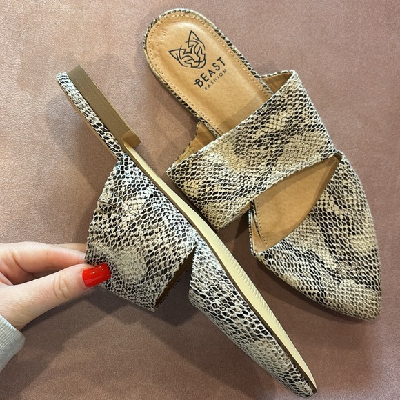 Snake print mule sandals - Picture 3 of 3
